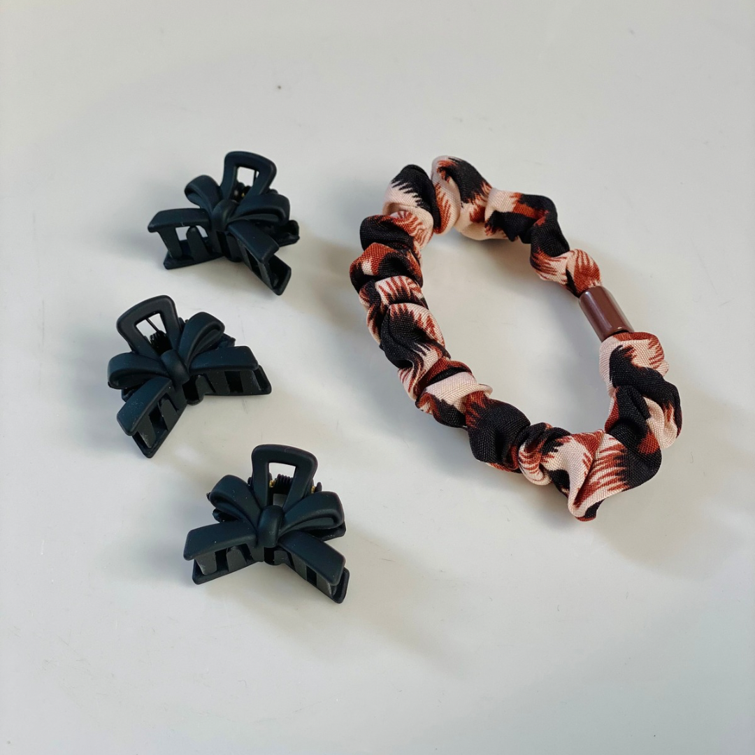 SET DE COLERO Y PINZAS MOÑA NEGRO